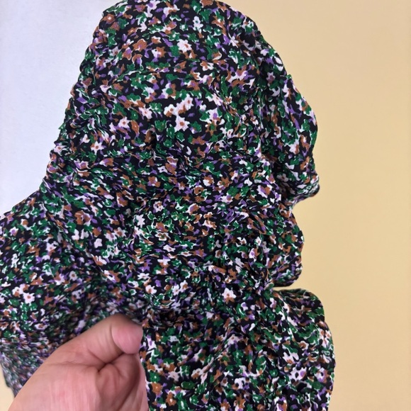 Astr Multicolor Floral Ruched Long Sleeve Sweetheart Neck Cropped Top (M) - - Picture 10 of 14